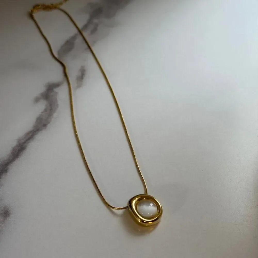Vintage Style 18K Gold Plated Stainless Steel White Stone Pendant Necklace + Jew
